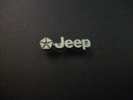 Chrysler Jeep terreinwagen zilverkleurig logo